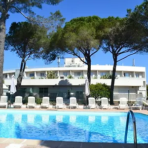 4* Hotel Zenitude Hôtel-résidences La Tour De Mare